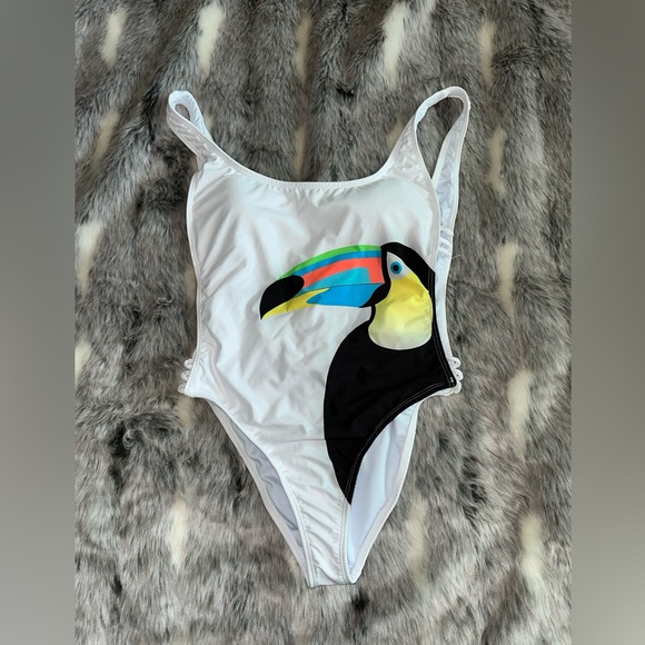 Kenny Flowers White and Black One Piece Swimsuit with Toucan Design sz small - Picture 2 of 5